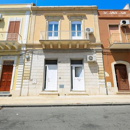 アヴォラCasa Caruso Corso Garibaldiアパートメント エクステリア 写真