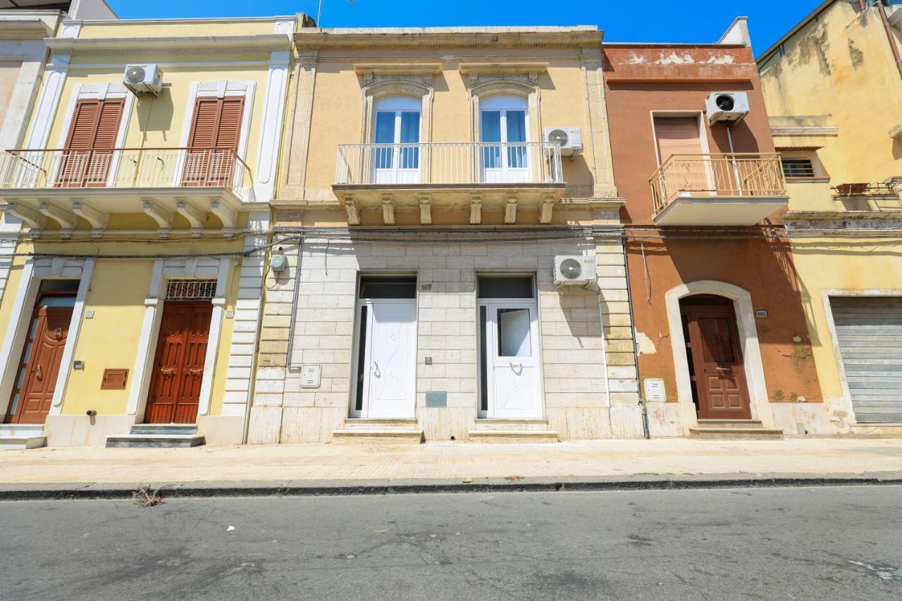 アヴォラCasa Caruso Corso Garibaldiアパートメント エクステリア 写真